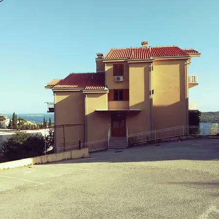 Cozy Apartmant With A Sea View In Apartmán