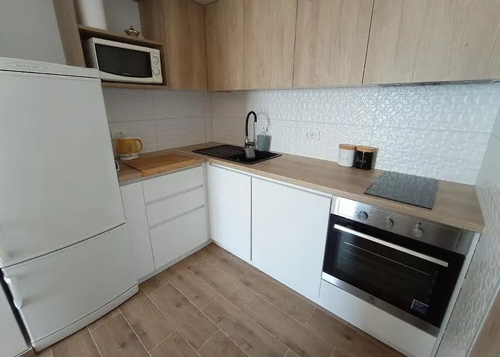 Cozy Apartmant With A Sea View In Апартаменты Орашац