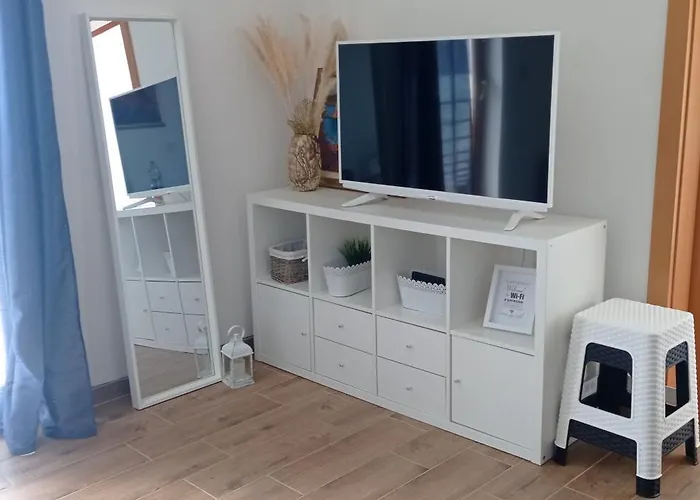 Cozy Apartmant With A Sea View In Орашац